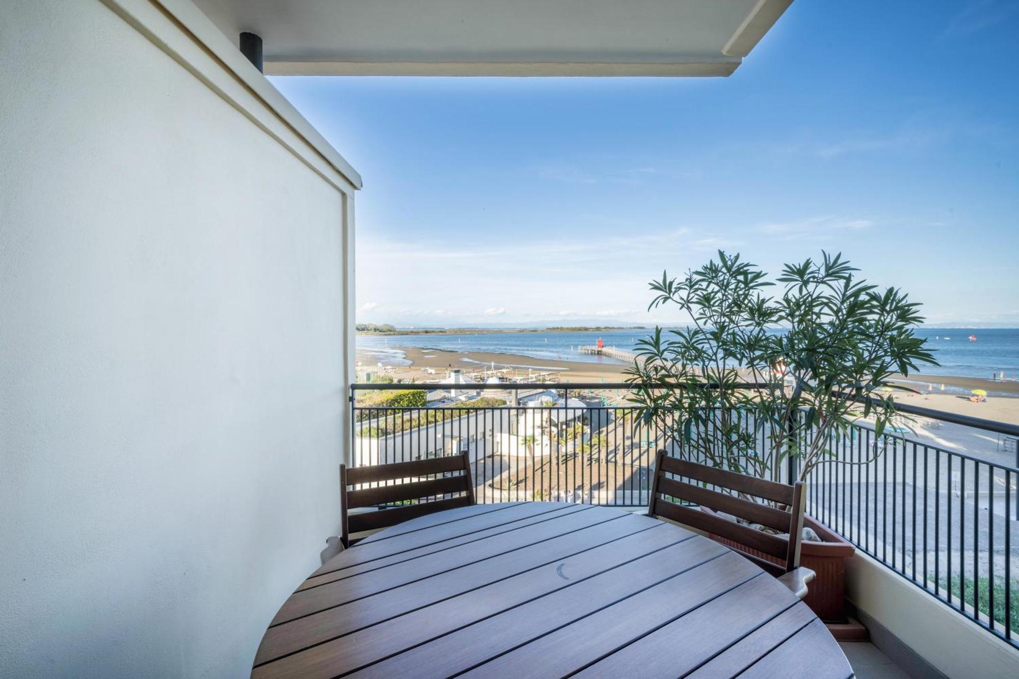 La Terrazza Sul Faro Apartamento Lignano Sabbiadoro Exterior foto